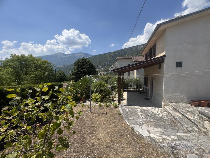 Image No.3-2 Bed Villa / Detached for sale