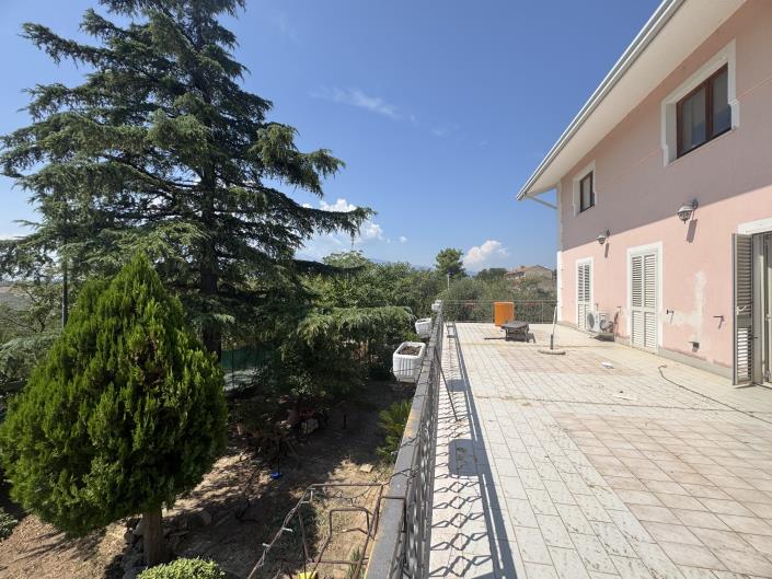 Image No.54-5 Bed Villa / Detached for sale