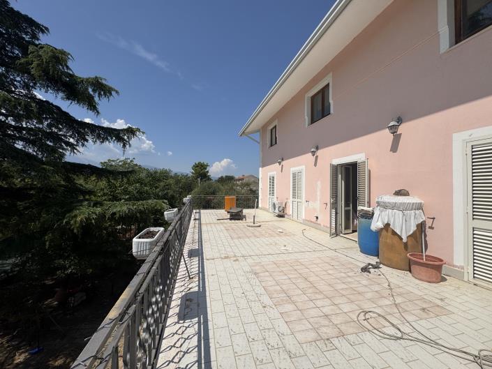 Image No.3-5 Bed Villa / Detached for sale