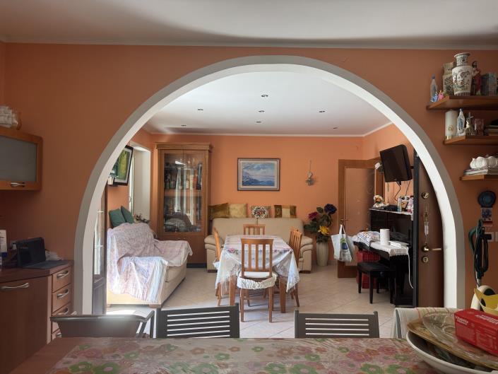 Image No.9-5 Bed Villa / Detached for sale