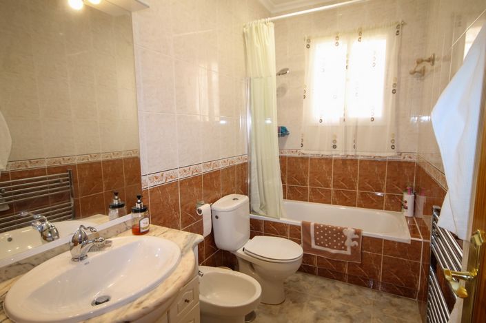 Image No.18-3 Bed Villa for sale