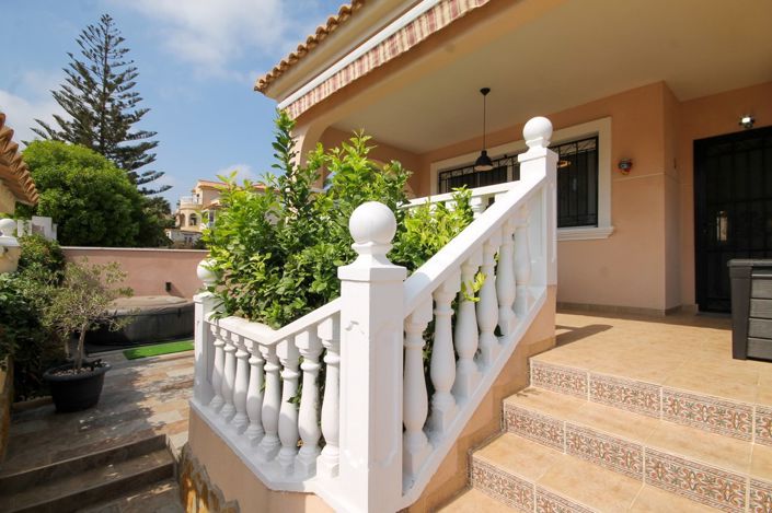 Image No.8-3 Bed Villa for sale