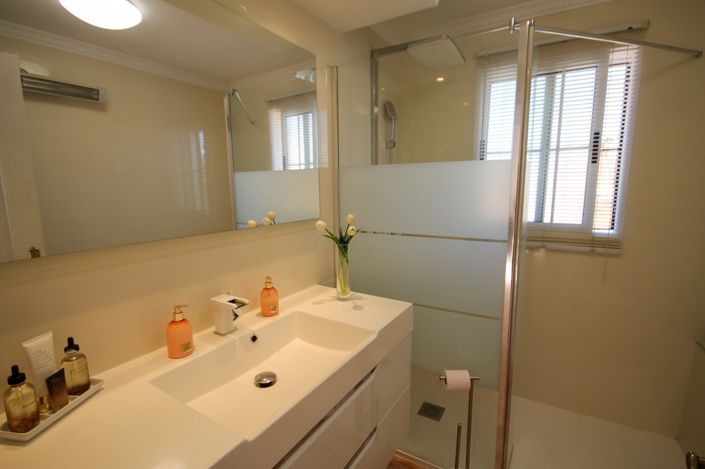 Image No.26-3 Bed Villa for sale