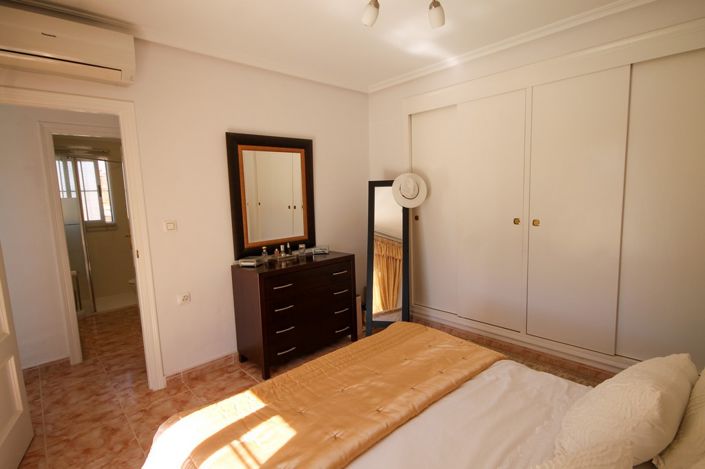 Image No.29-3 Bed Villa for sale