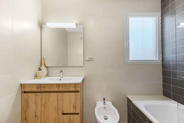 Image No.39-2 Bed Apartment for sale