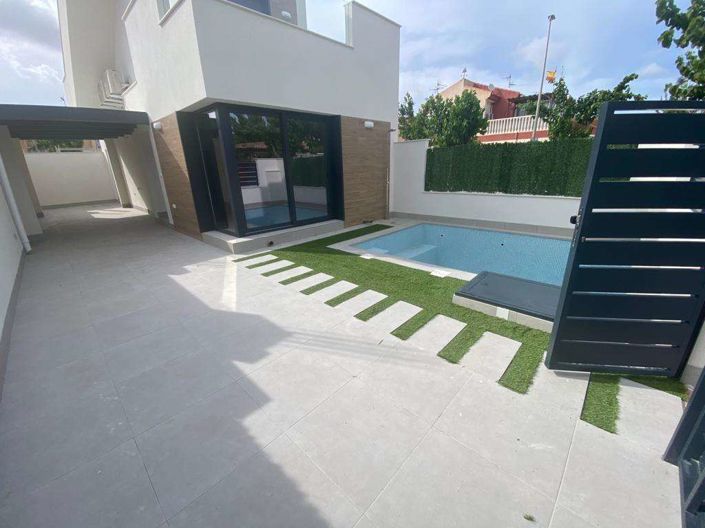 Image No.2-3 Bed Villa for sale