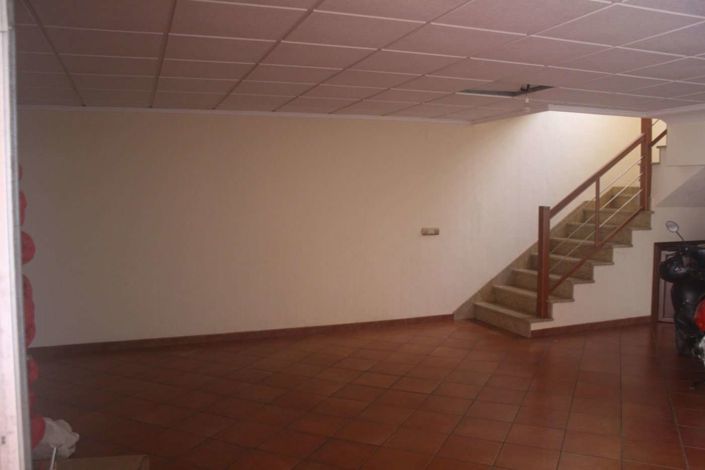 Image No.18-2 Bed Townhouse for sale