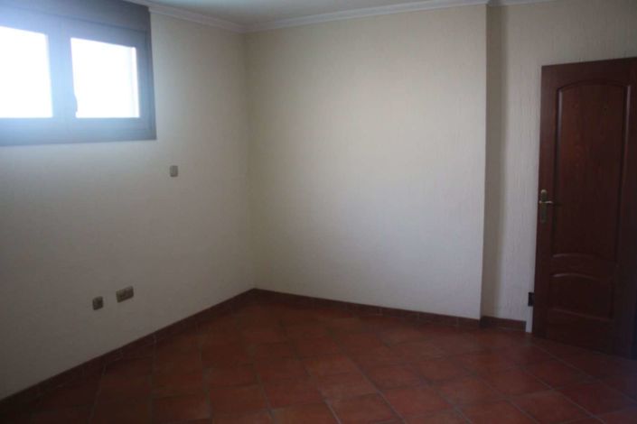 Image No.7-2 Bed Townhouse for sale