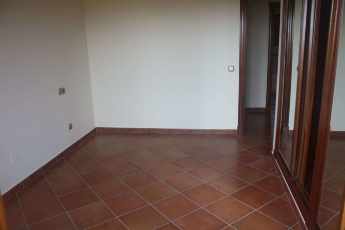 Image No.9-2 Bed Townhouse for sale