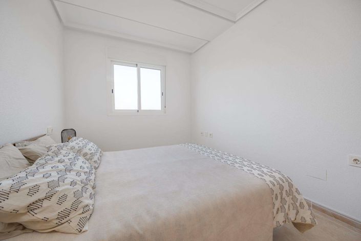 Image No.20-2 Bed Apartment for sale
