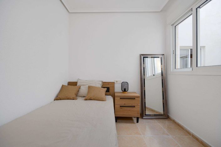 Image No.25-2 Bed Apartment for sale