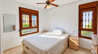 14644rare4bedroomsemidetachedvillawithlargega
