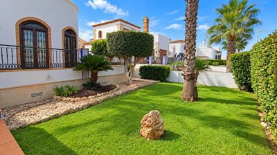 14644rare4bedroomsemidetachedvillawithlargega