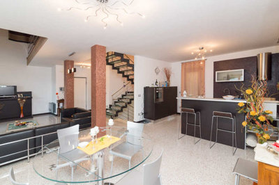 234290