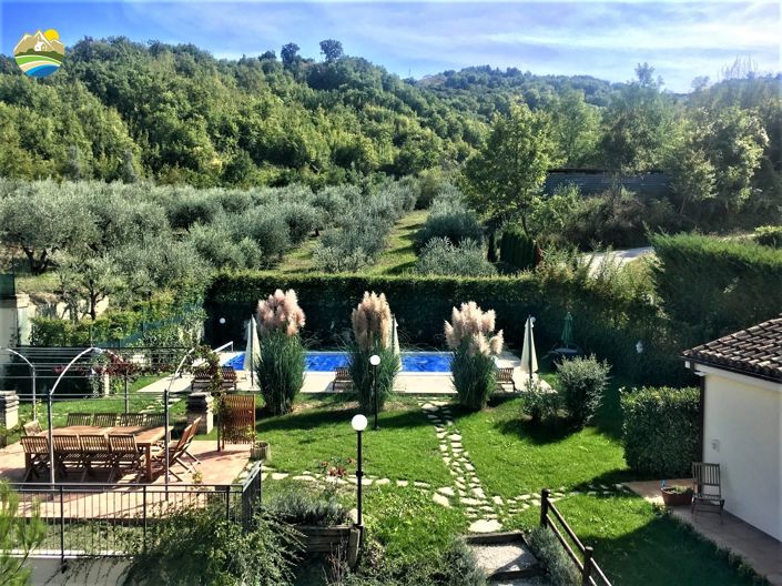Image No.8-8 Bed Country House for sale