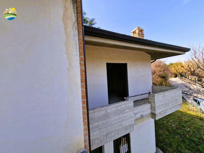 Image No.22-3 Bed Villa for sale