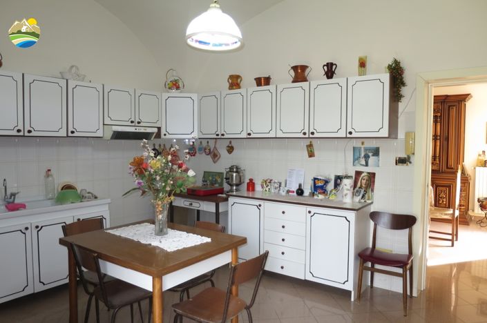 Image No.6-2 Bed Townhouse for sale