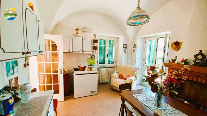 Image No.7-2 Bed Townhouse for sale