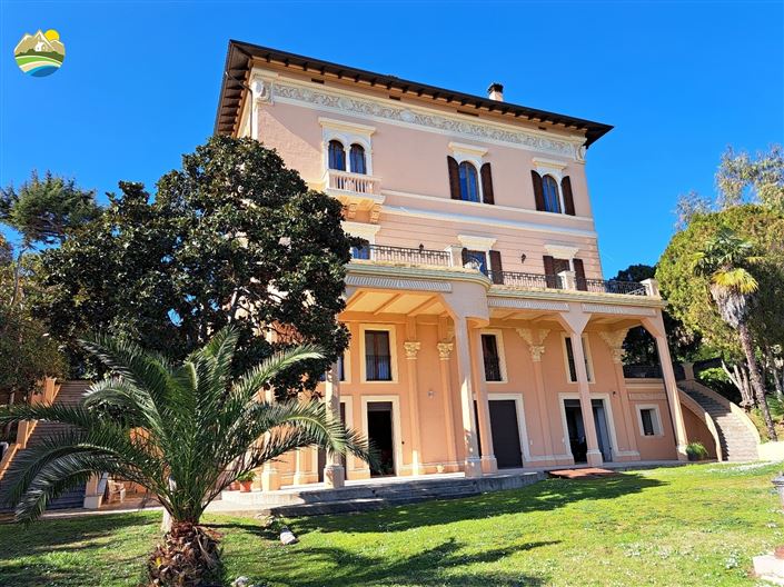 Image No.3-10 Bed Villa for sale