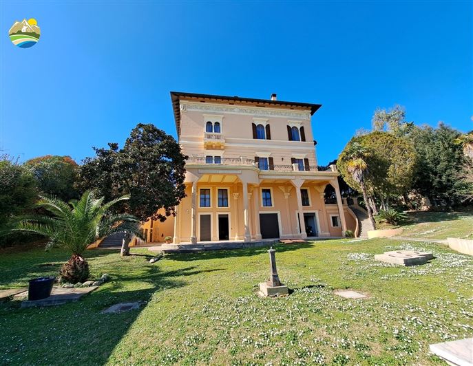 Image No.36-10 Bed Villa for sale