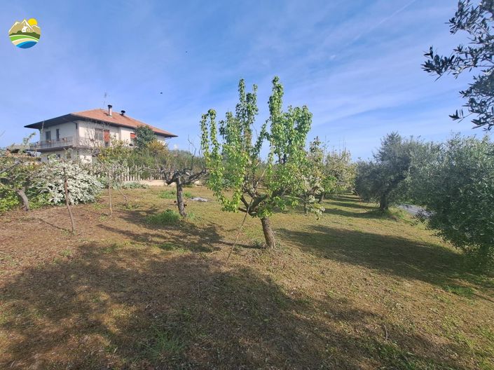 Image No.32-3 Bed Country House for sale