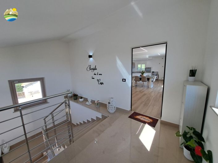Image No.14-3 Bed Villa for sale