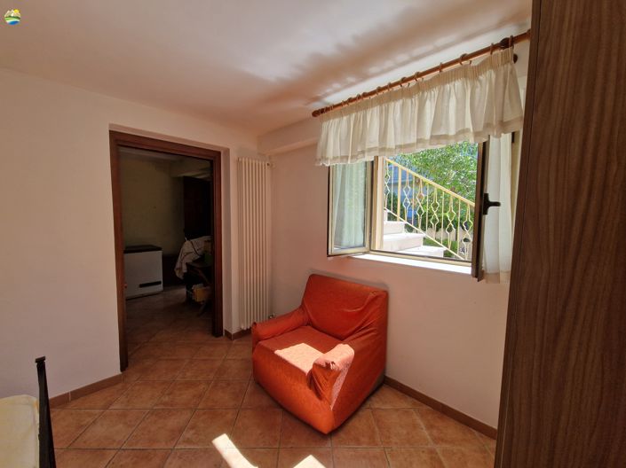 Image No.30-3 Bed Country House for sale