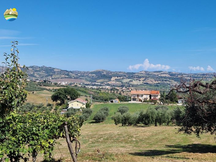 Image No.35-3 Bed Country House for sale