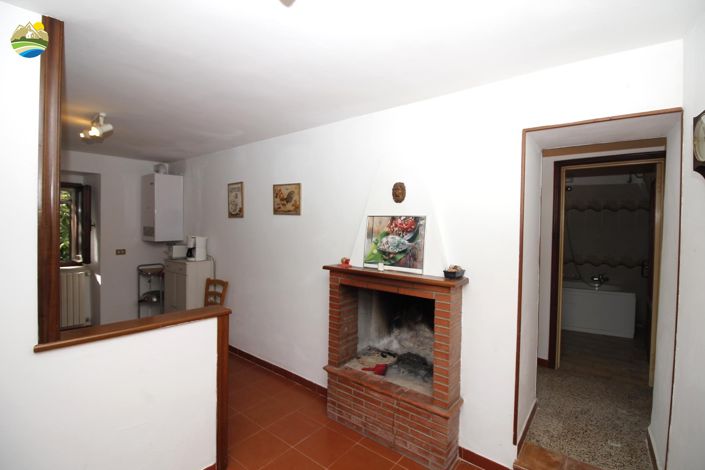 Image No.6-Maison de campagne de 2 chambres à vendre à Farindola