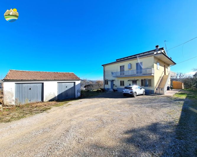Image No.3-7 Bed Country House for sale