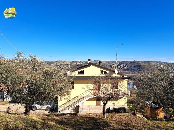 Image No.6-7 Bed Country House for sale