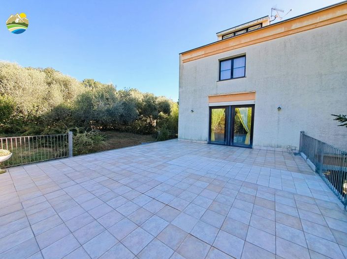 Image No.3-3 Bed Property for sale