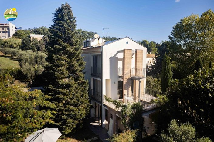 Image No.7-3 Bed Property for sale