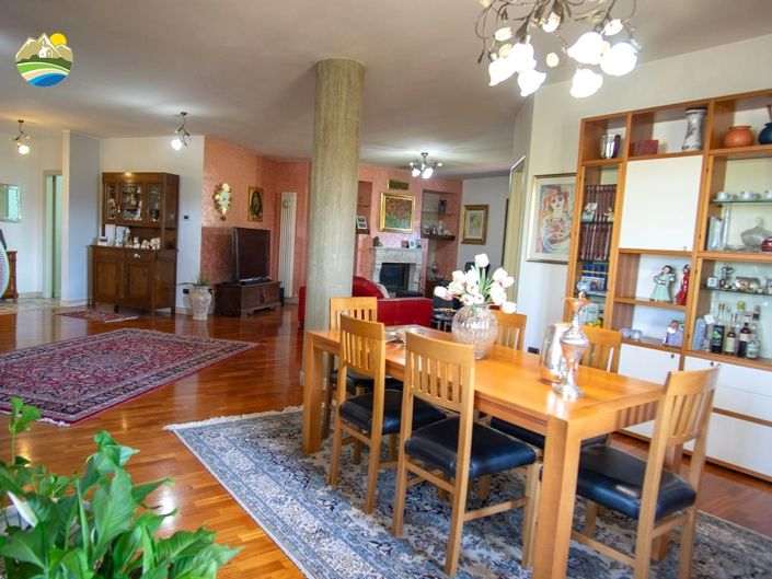 Image No.30-4 Bed Villa for sale