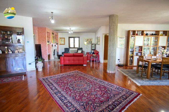 Image No.32-4 Bed Villa for sale