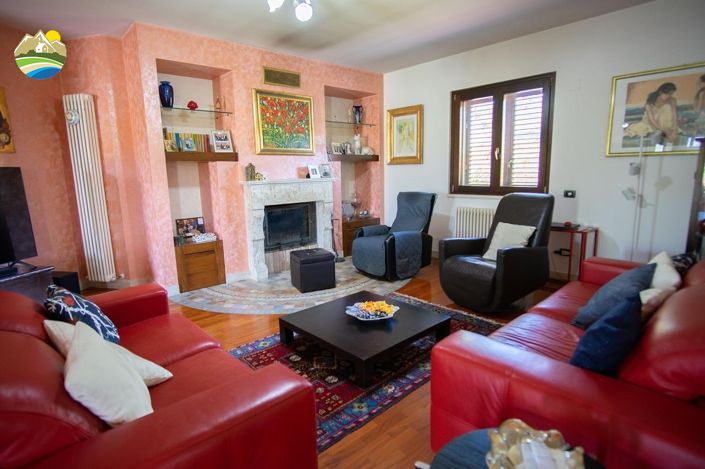 Image No.33-4 Bed Villa for sale