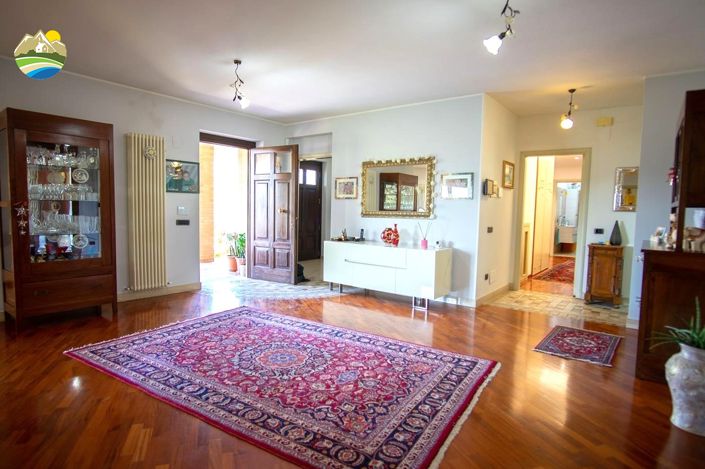 Image No.34-4 Bed Villa for sale