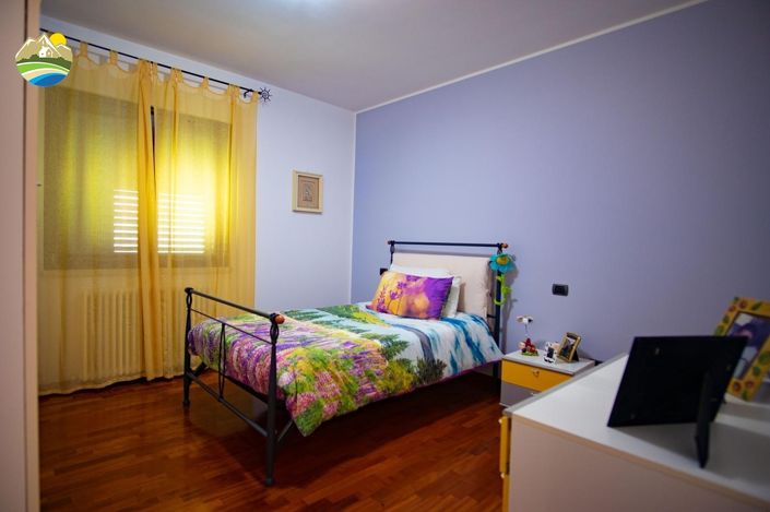 Image No.40-4 Bed Villa for sale