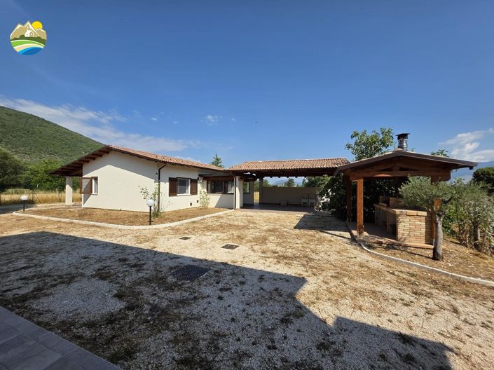 Image No.5-6 Bed Country House for sale