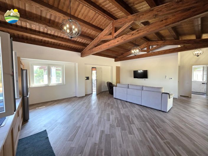 Image No.9-6 Bed Country House for sale