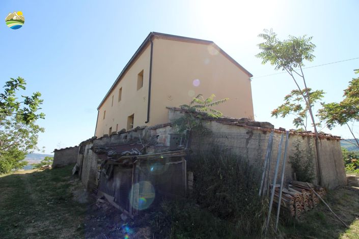 Image No.8-3 Bed Country House for sale