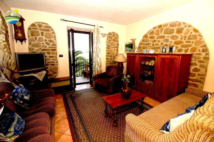 Image No.5-2 Bed Country House for sale