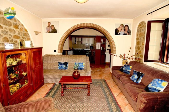 Image No.8-2 Bed Country House for sale