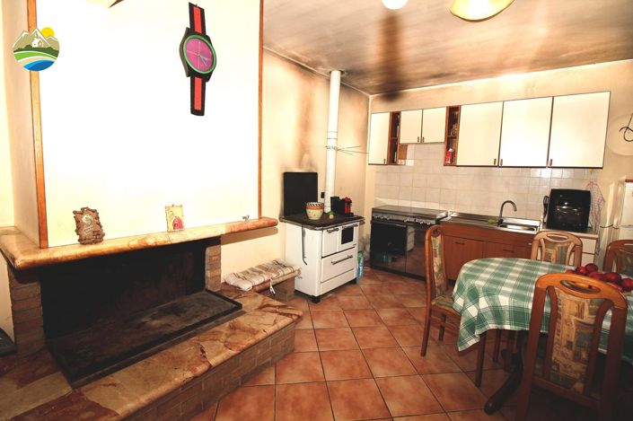 Image No.10-2 Bed Country House for sale