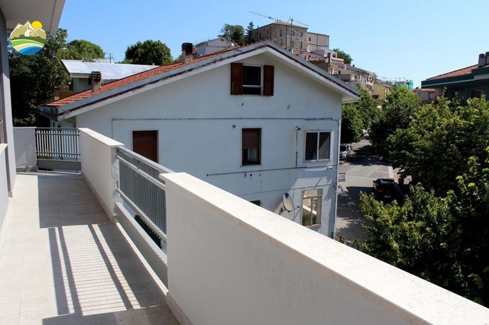 Image No.11-3 Bed Apartment for sale