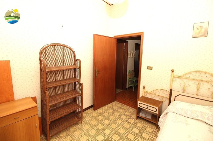 Image No.18-3 Bed Apartment for sale
