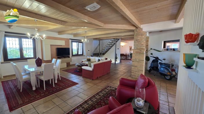 Image No.20-3 Bed Villa for sale