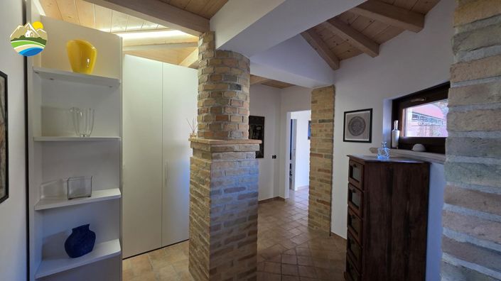 Image No.25-3 Bed Villa for sale