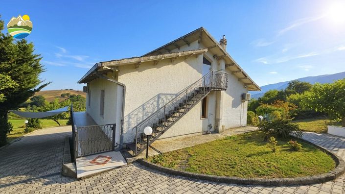 Image No.5-2 Bed Country House for sale