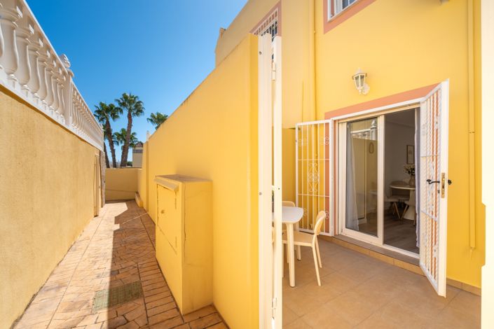 Image No.28-2 Bed Townhouse for sale